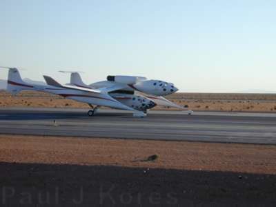 White Knight and SpaceshipOne rolling toward takeoff