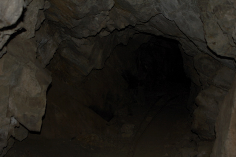 Desert-Queen-Mine-main-tunnel-Joshua-Tree-2013-02-16-IMG_7442.jpg