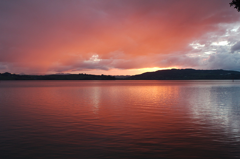 sunset-over-estuary-from-Onerahi-Whangarei-Channel-2015-09-28-IMG 1613