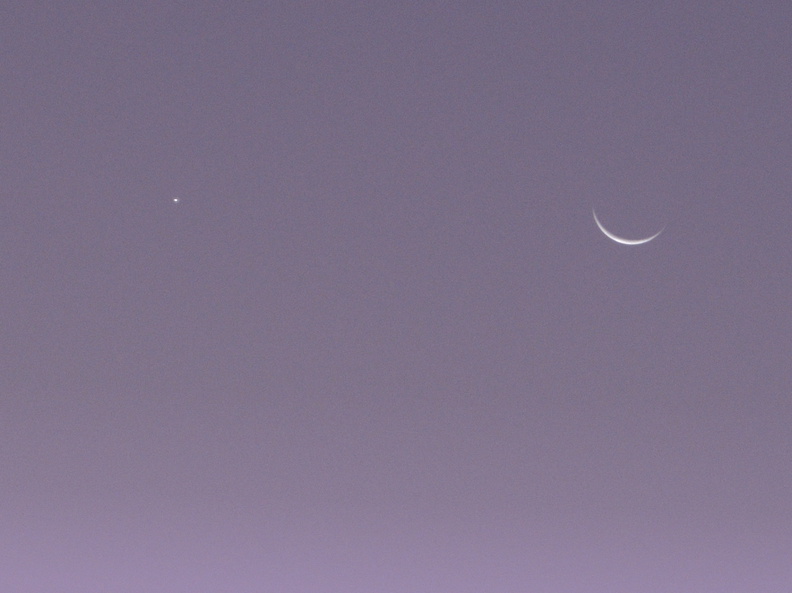 crescent-moon-and-venus-2009-09-16-IMG_3384.jpg