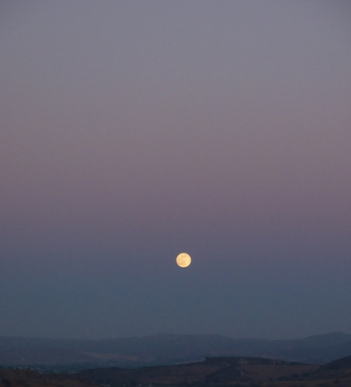 full-moon-rising-over-Santa-Susana-mountains-2014-06-12-IMG 4008