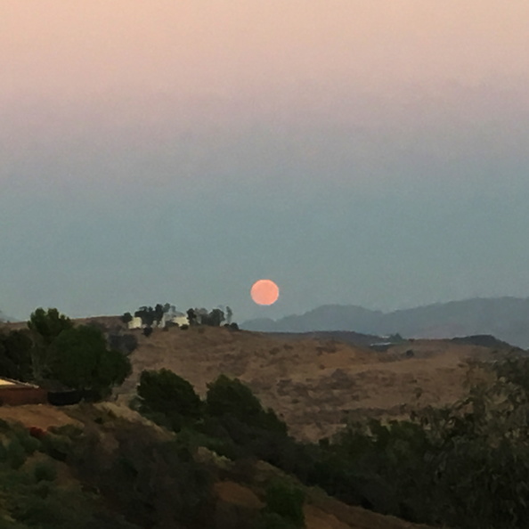 full-moon-rising-red-Moorpark-2017-09-05.jpg