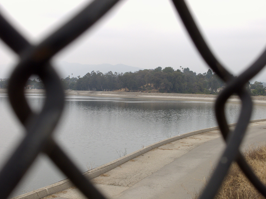 Silver-Lake-reservoir-with-drought-evaporation-lines-Los-Angeles-2015-05-25-IMG 5009